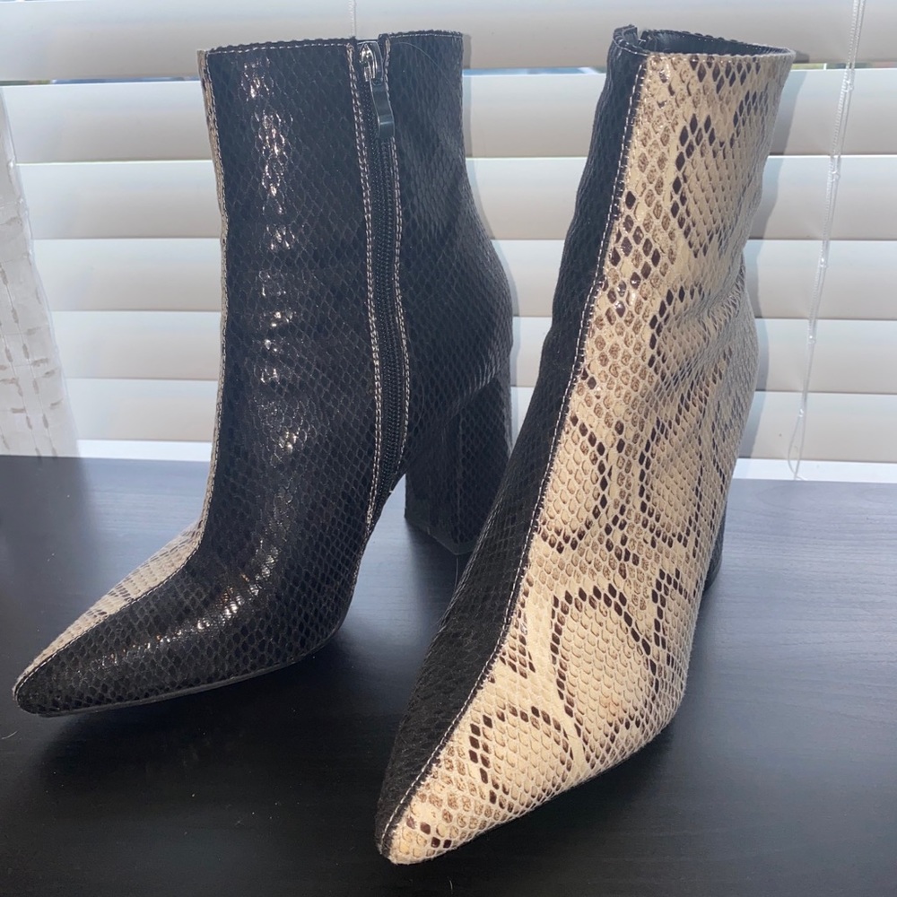 Split-tone snake booties